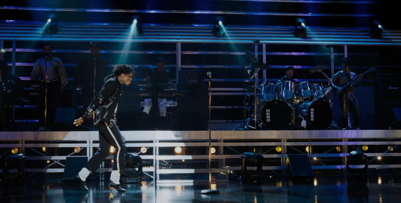Dangerous World Tour live concert stage recreation